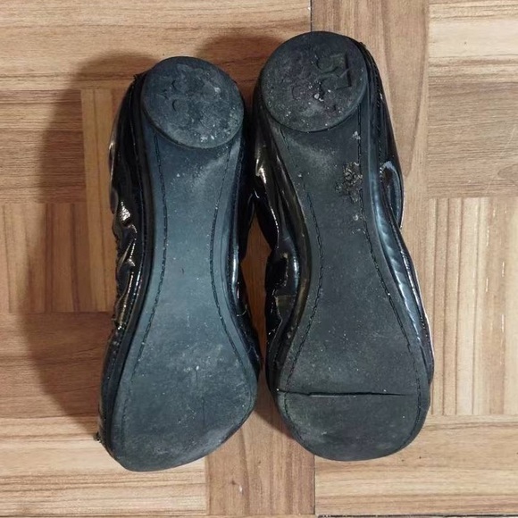 Tory Burch Black Patent Leather Ballet Flats Sz 6W - Picture 3 of 3